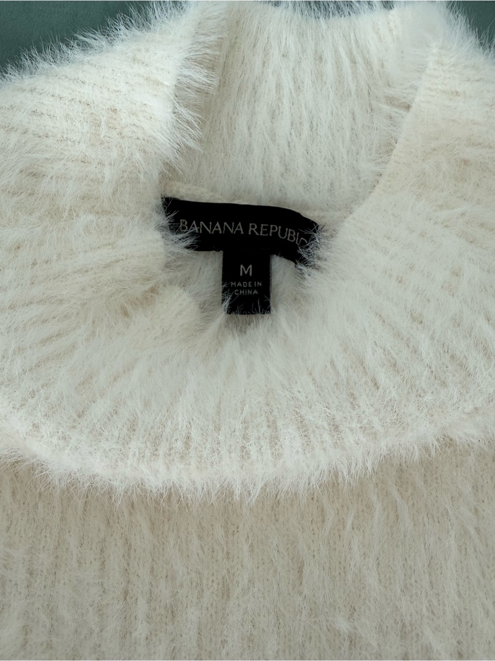 Banana Republic Cropped Cream Ribbed Fluffy Mock Neck Sweater - Picture 3 of 4